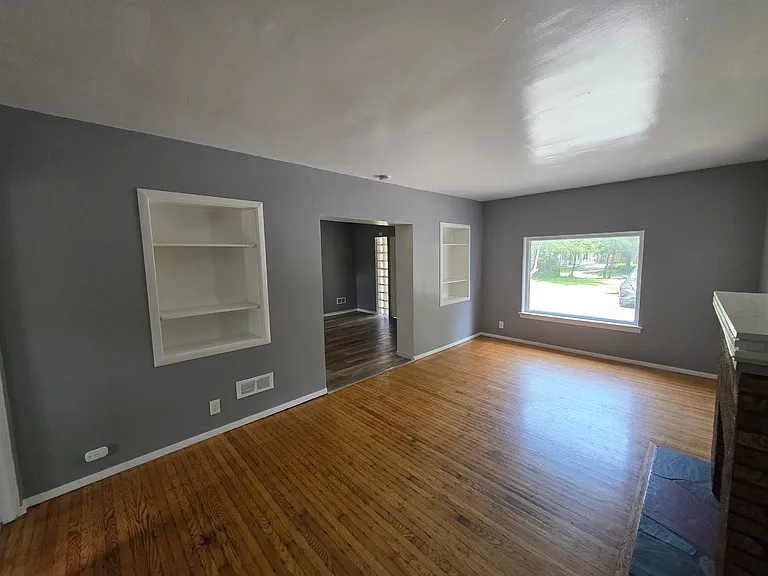 327 Glenwood Ave — Photo 9