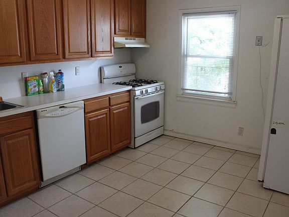 3rd image of 3545 Richmond Ave