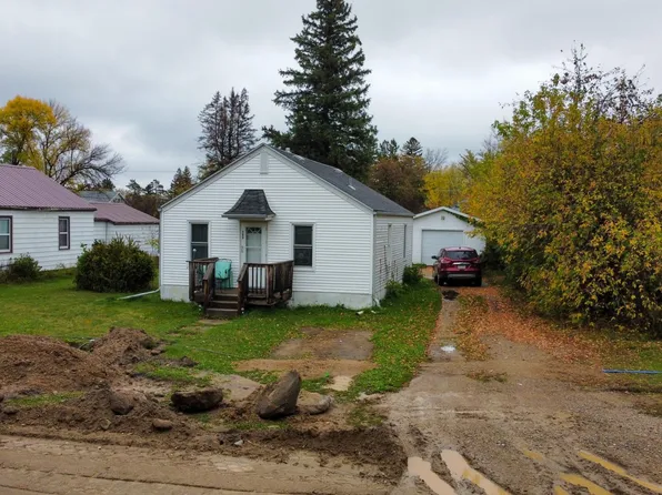 208 Spruce Ave SW, Bagley, MN 56621