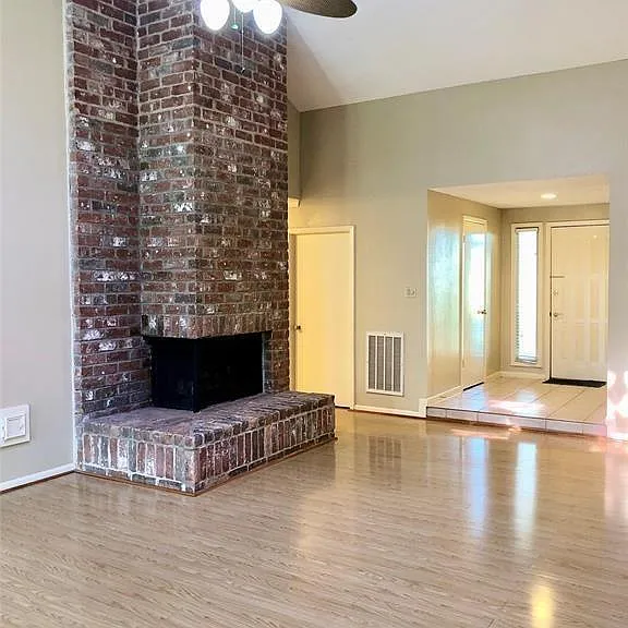 1814 Brushy Creek Dr — Photo 2