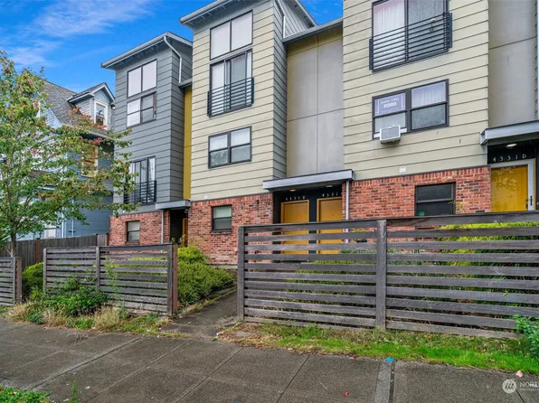 4331 9th Avenue NE #B, Seattle, WA 98105