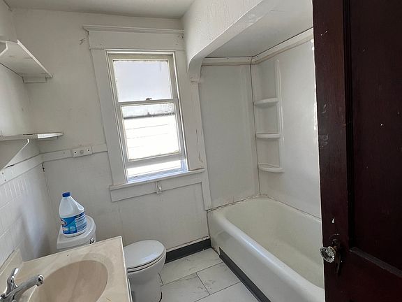5th image of 280 Davidson Ave Floor 2
