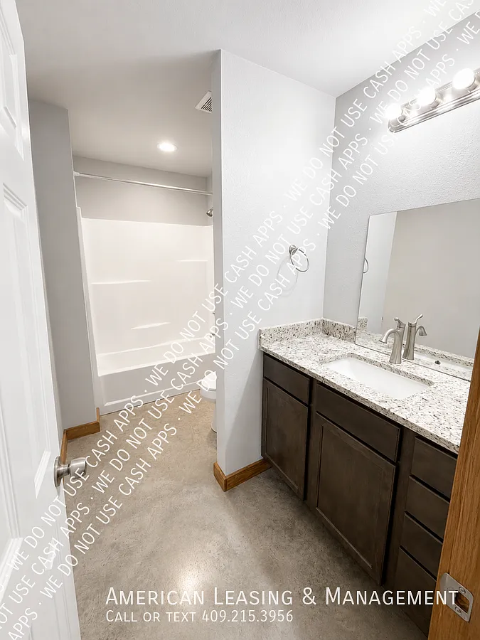 ** Move In Ready ** — Photo 4