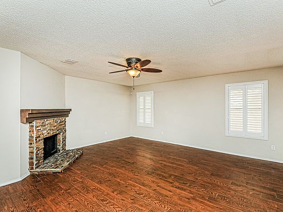 4th image of 8705 Stonebriar Ln