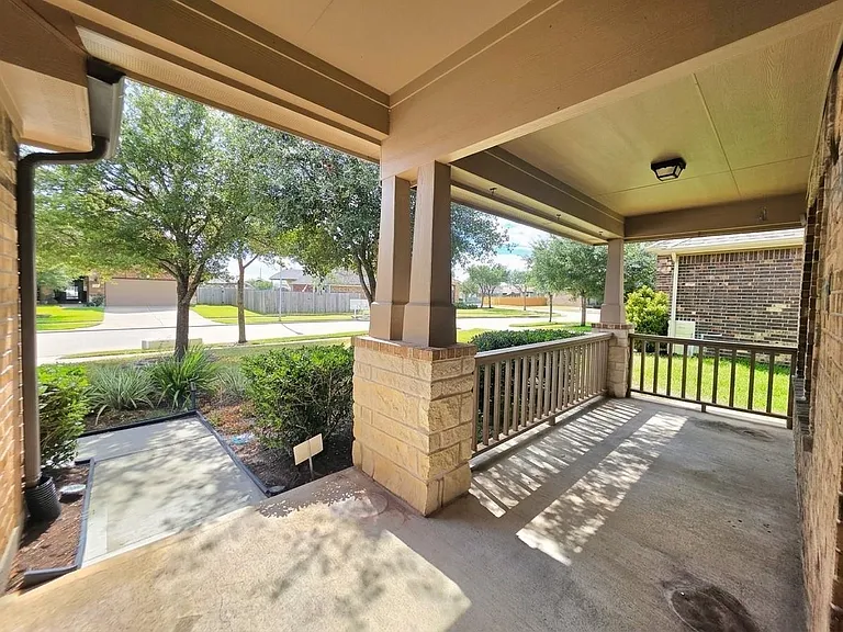 8206 Oxbow Manor Ln — Photo 7