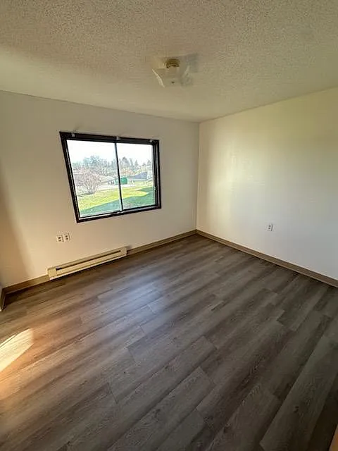 420 South Gustin — Photo 3