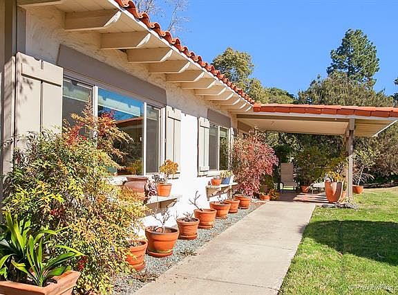 2nd image of 16685 Bernardo Oaks Dr