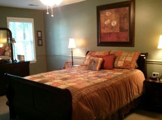2480 Oak Ln, West Point, VA 23181