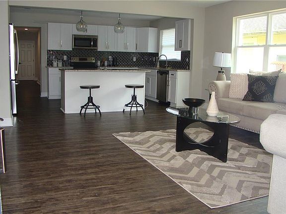 3rd image of 395 Mashie Ln