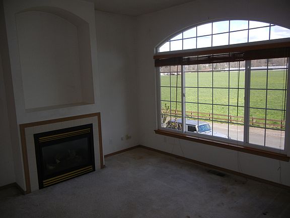 4th image of 12812 58th Ave NE