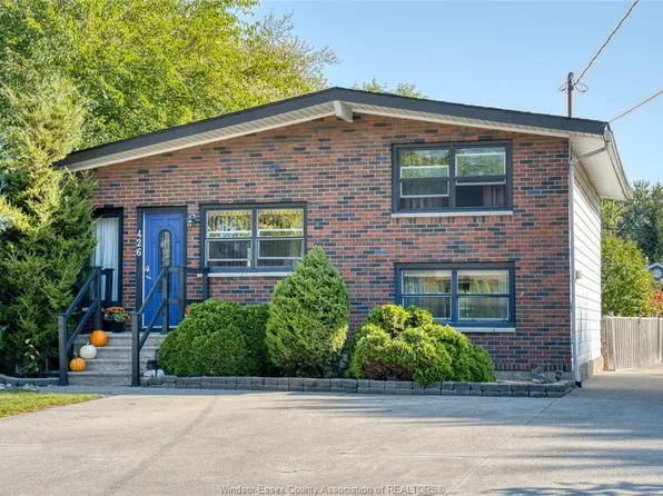 426 Lesperance Rd, Tecumseh, ON N8N 1W4