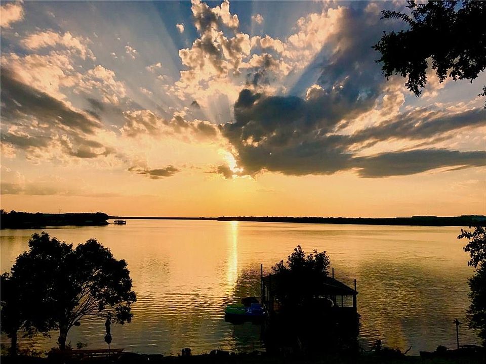 1st image of 616 Bayside Dr