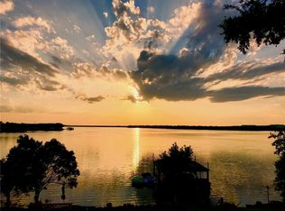 616 Bayside Dr, Runaway Bay, TX 76426