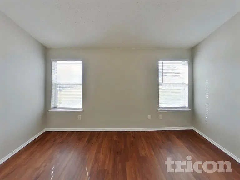 1009 Ridge Top Dr — Photo 7