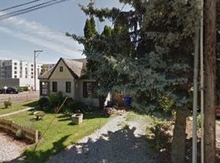 9842 NE Irving St, Portland, OR 97220