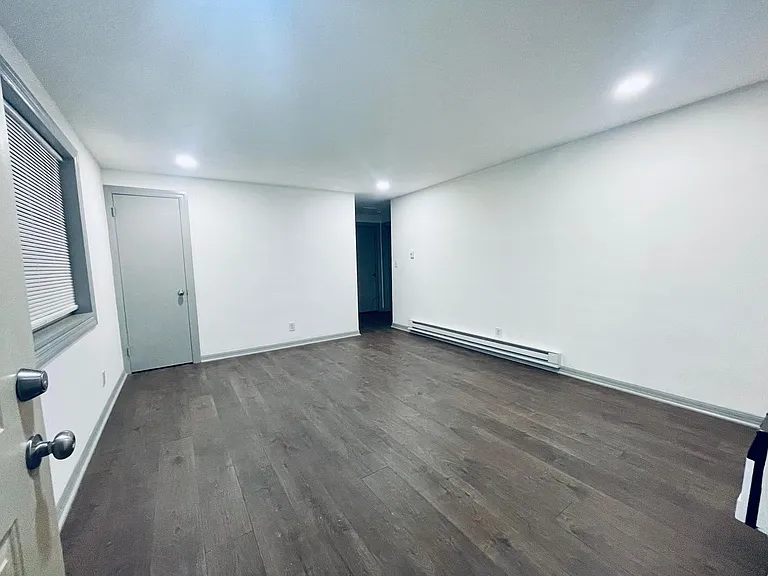 803 Burwood Ave #803 — Photo 4