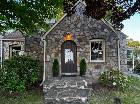 235 Summit Street, Manchester, CT 06042
