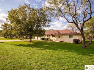 151 Tanglewood Dr, Seguin, TX 78155