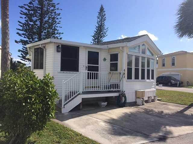 1st image of 682 Nettles Blvd