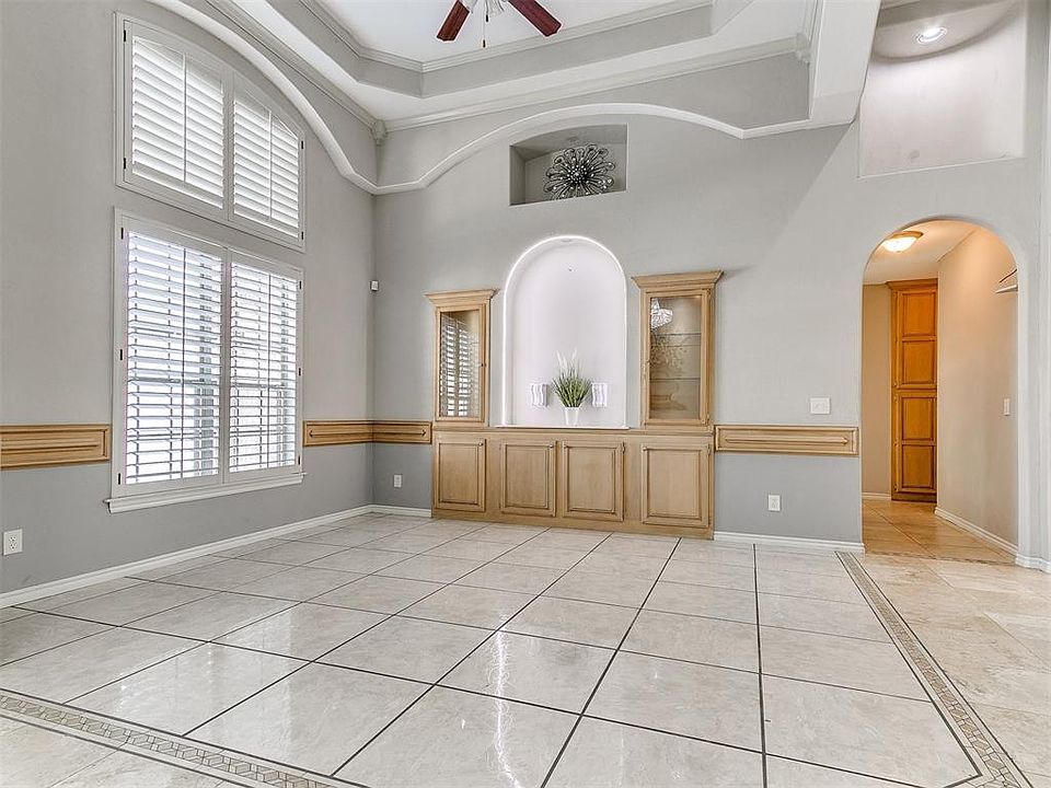 1st image of 10505 Waterside Dr