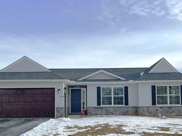 272 Gardenia Ln #42, Lebanon, PA 17042