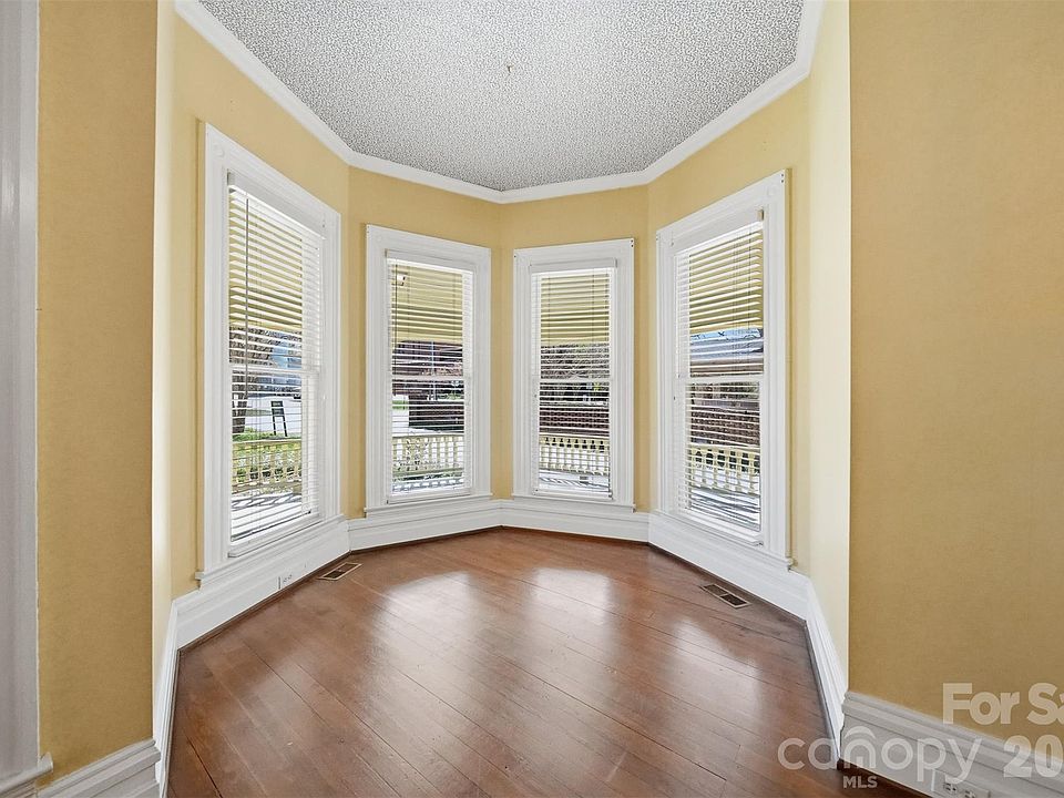 8th image of 121 5th Ave NE