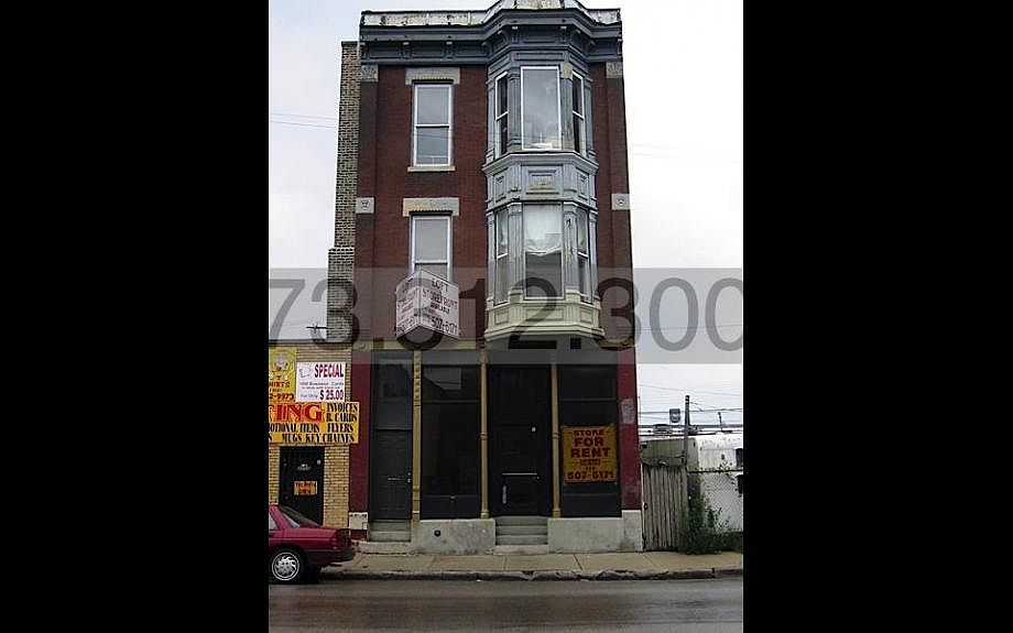 2nd image of 2017 W Grand Ave #3