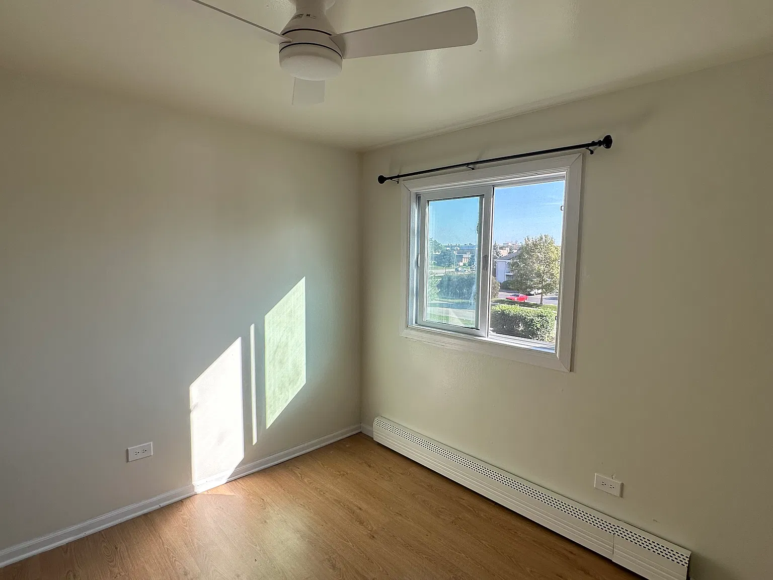 2 bed, 981 sqft, $1,700 — Photo 2