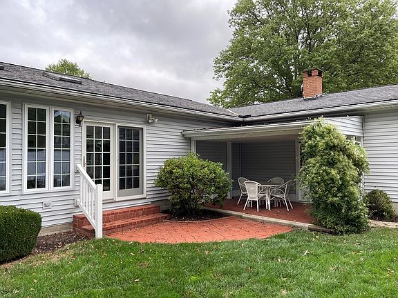 5th image of 66 Louise Dr