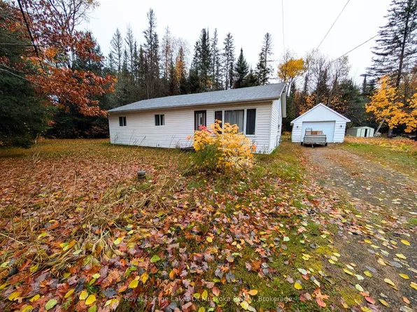 64 Lakeshore Dr, Strong, ON P0A 1Z0
