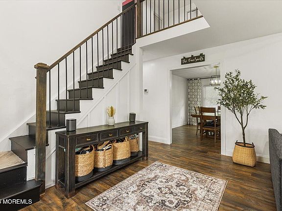 2nd image of 12 Maxwell Lane