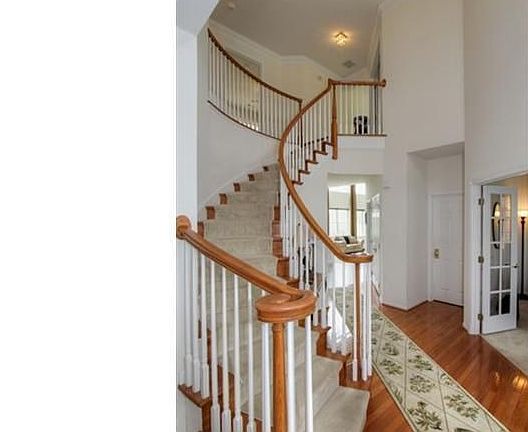 3rd image of 705 Parkman Dr