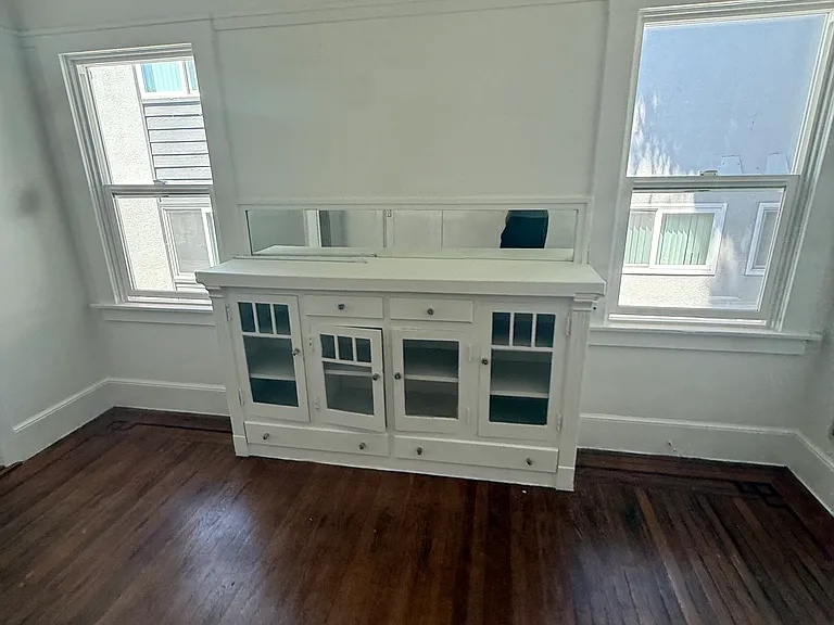 1224 E St #B — Photo 2