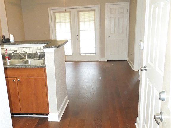 3rd image of 206 E South St Unit 2034