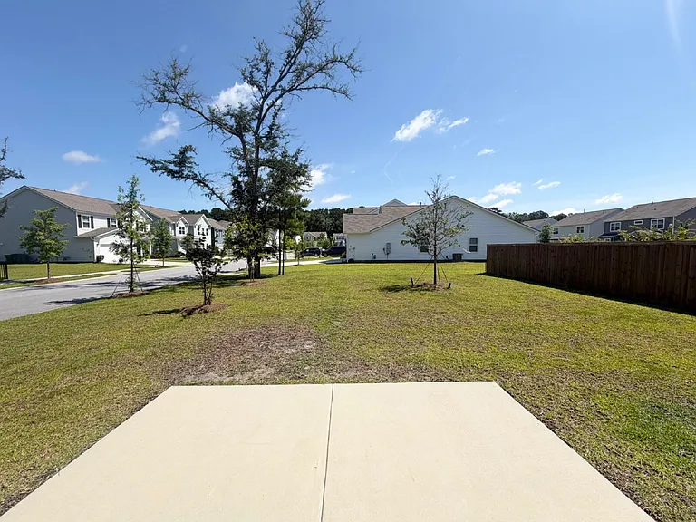 974 Danner Dr — Photo 17