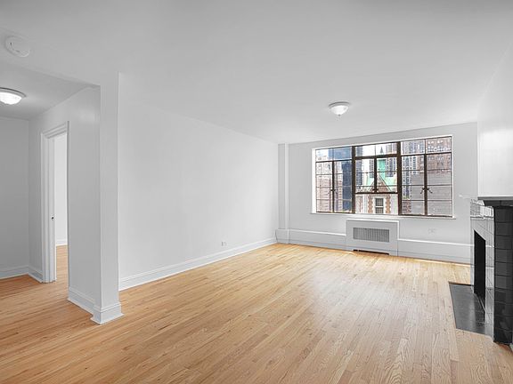 3rd image of 310 E 44th St APT 1703
