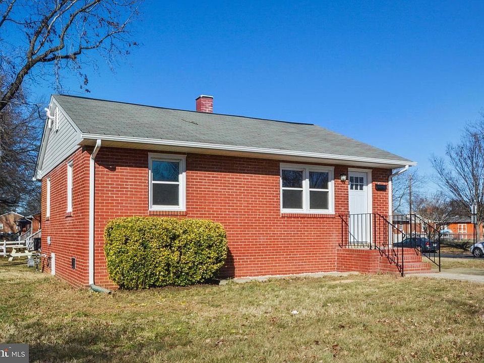 1st image of 1811 Howard Ave