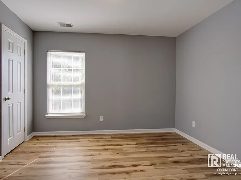 308 Briarbend Rd — Photo 15