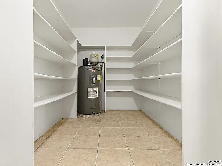 9806 Kelton Dr — Photo 13