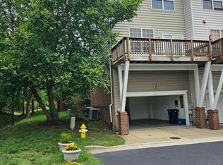 3864 Dominion Mill Dr, Alexandria, VA 22304