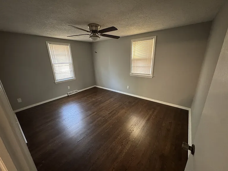 8724 N Jefferson St — Photo 18