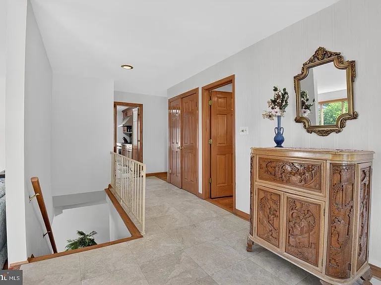 5800 Plainview Rd — Photo 5