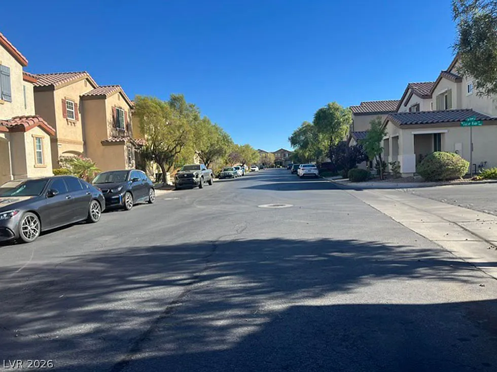 2 bed, 2.5 bath, 1237 sqft, $1,725 — Photo 3