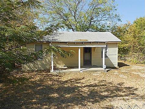 3rd image of 3205 NW 26th St