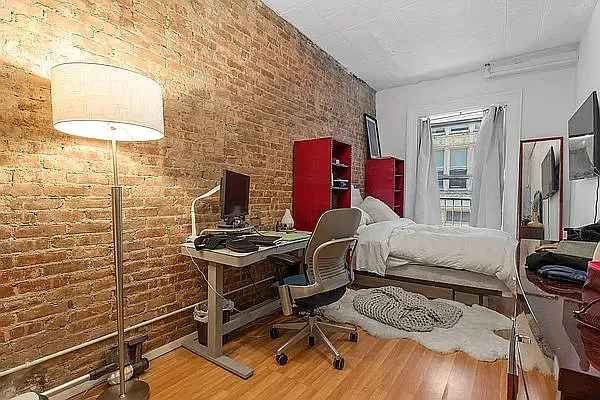 Bedroom, photo 1