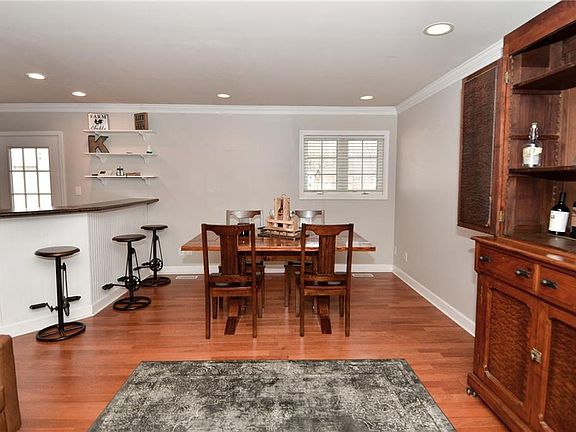 5th image of 6840 Parke Dr
