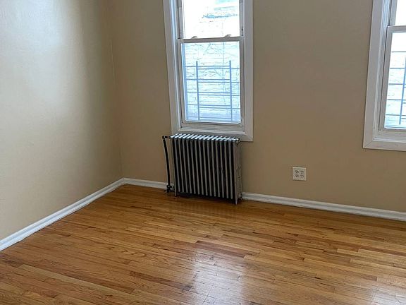 5th image of 780 E 214th St APT 2