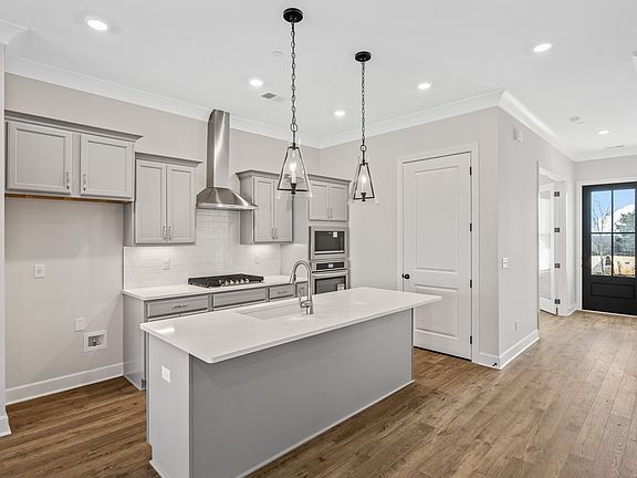 5th image of 322 Buckwood Ln