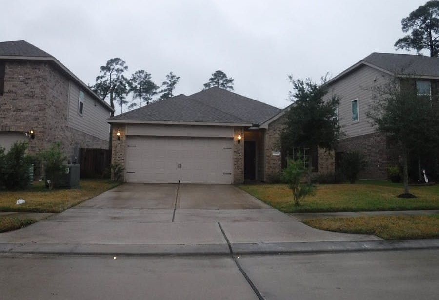 1st image of 15943 Newport Pl