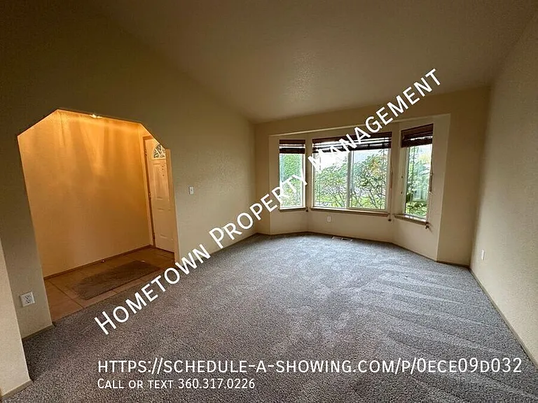 5407 Komachin Loop SE — Photo 5